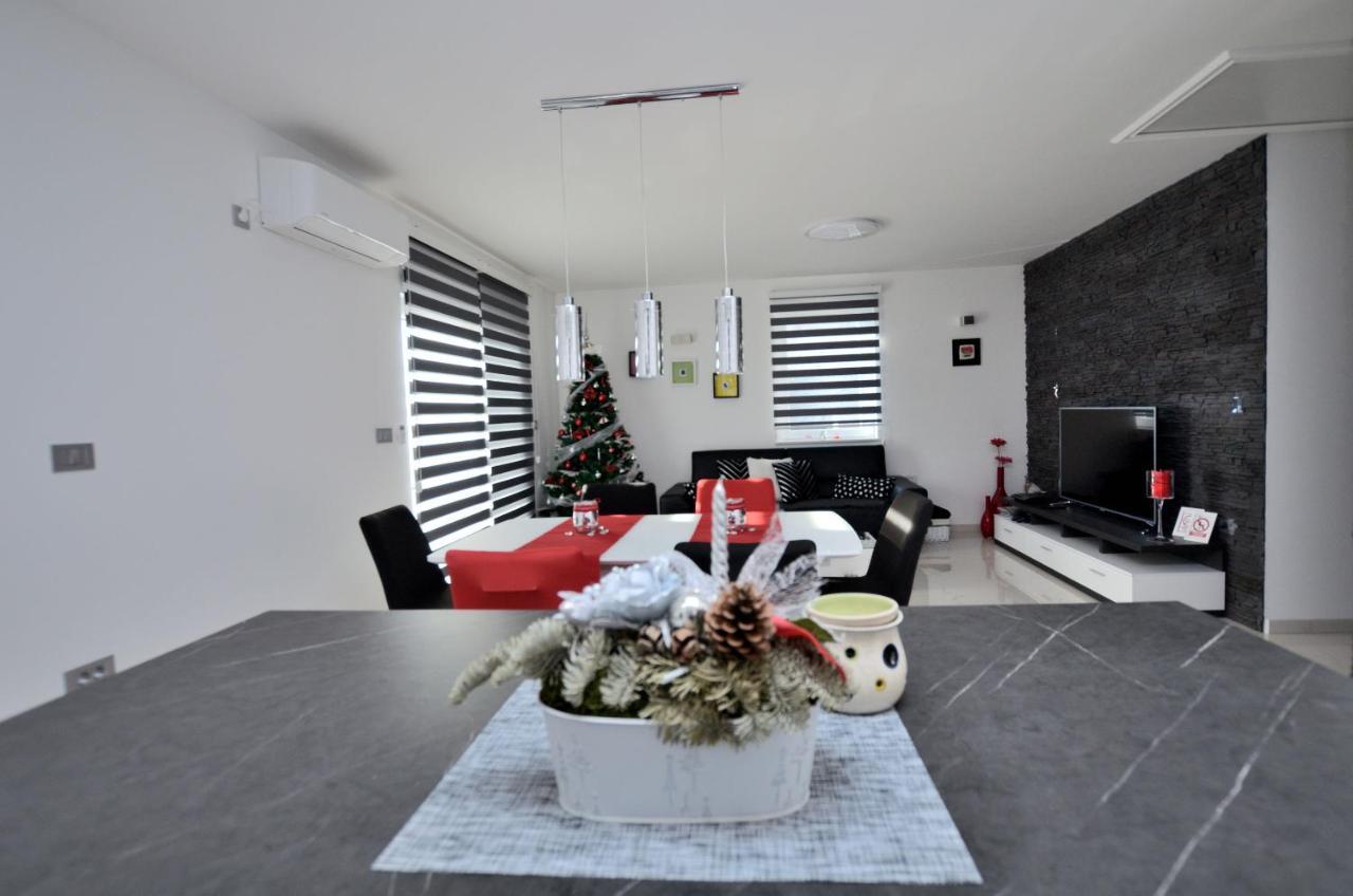 Apartments Golden Hour Jurdani Luaran gambar