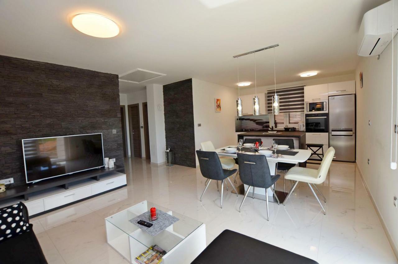 Apartments Golden Hour Jurdani Luaran gambar