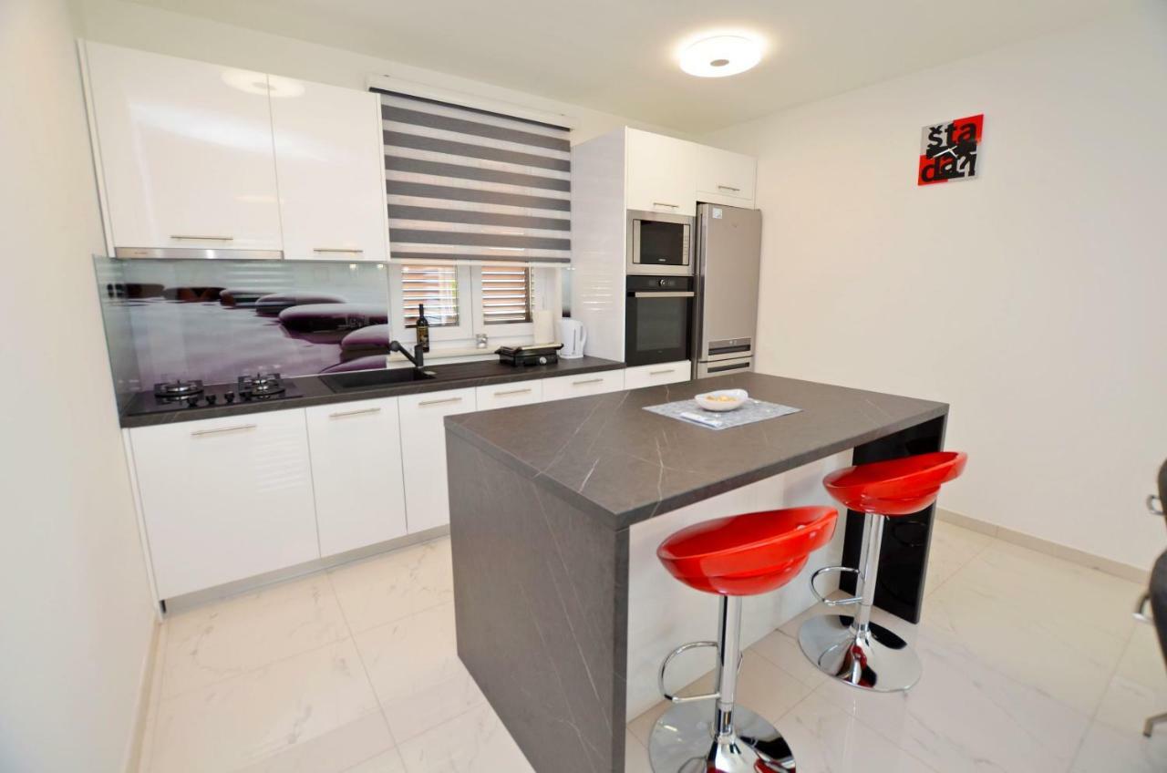 Apartments Golden Hour Jurdani Luaran gambar