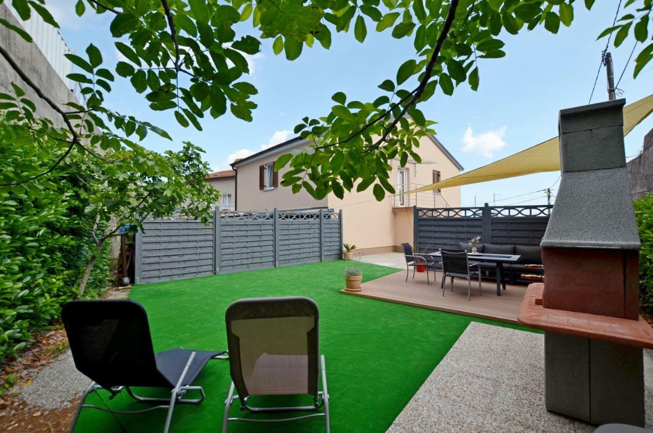 Apartments Golden Hour Jurdani Luaran gambar
